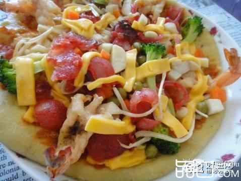 腊肠大虾批萨