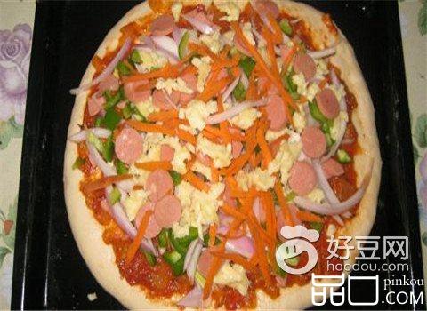 改良火腿菜蔬披萨