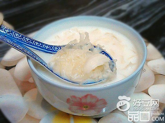 牛奶银耳羹