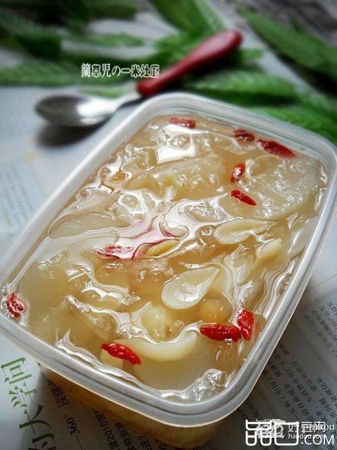 百合雪梨银耳羹