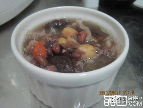 红豆银耳莲子羹