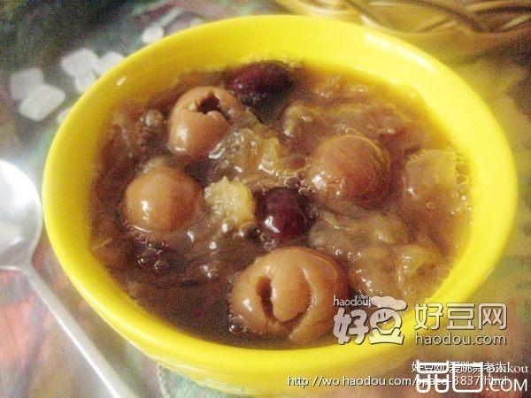 桂圆红枣银耳羹