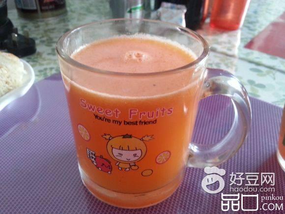 菠萝雪梨胡萝卜汁
