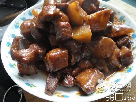 土豆红烧肉