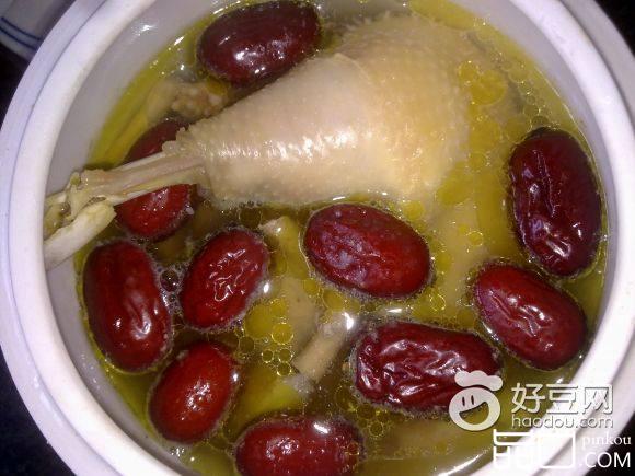 党参红枣炖鸡汤