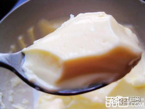 鲜奶炖蛋