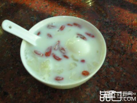 银耳牛奶炖蛋
