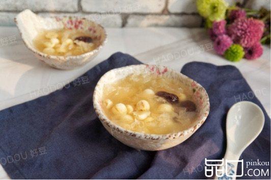 冰糖银耳莲子汤