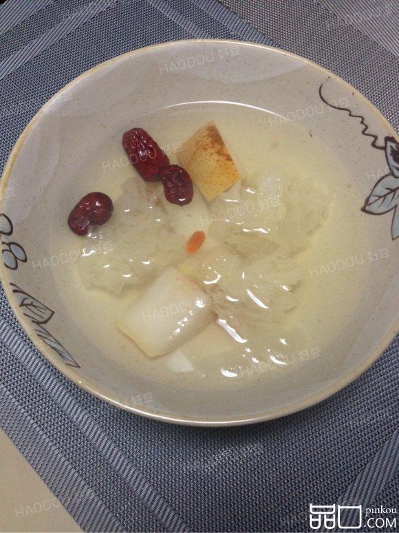 银耳山药炖雪梨