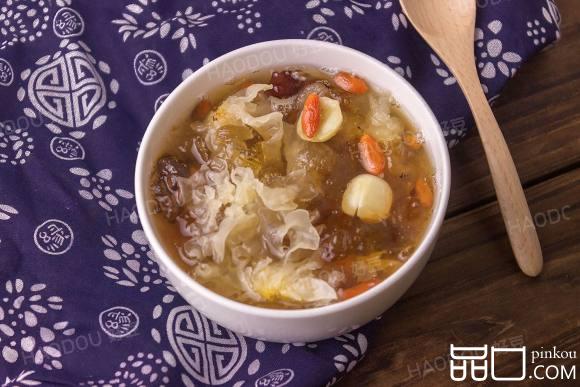 银耳桃胶皂角米糖水