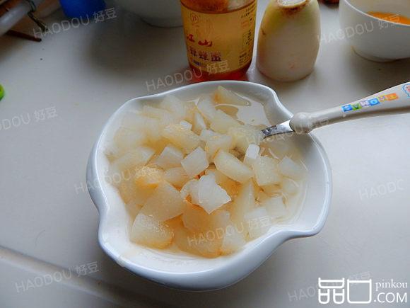 冰糖雪梨炖萝卜