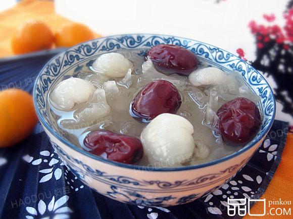 银耳大枣桂圆汤