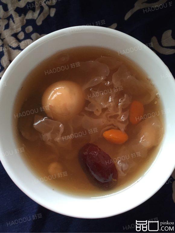银耳花生红枣羹