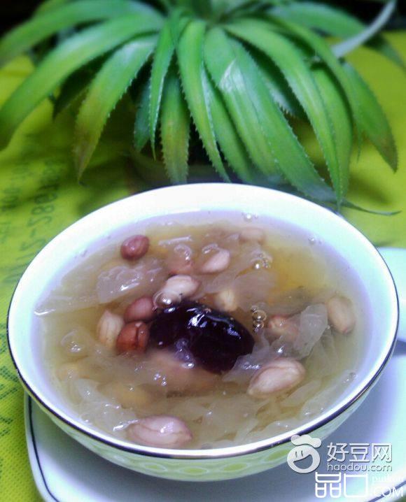 银耳花生糖水