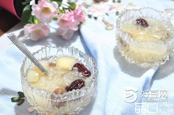 雪梨红枣银耳羹