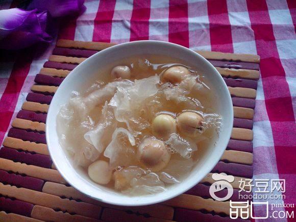 银耳莲子汤