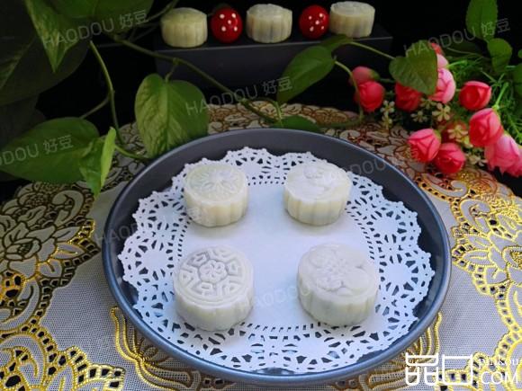 紫薯馅冰皮月饼