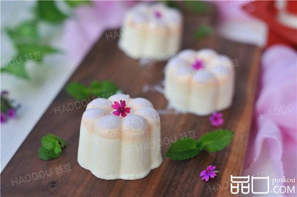 梅花双色果酱慕斯