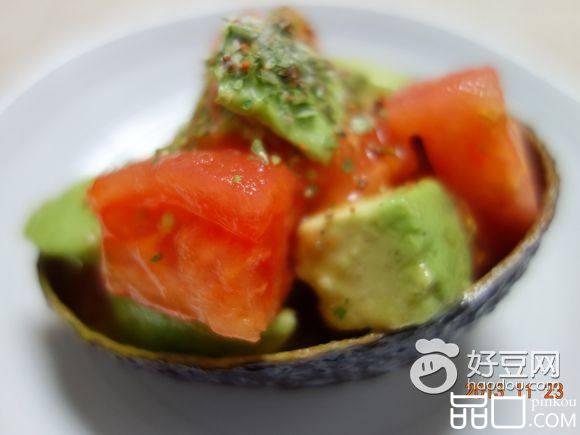 番茄牛油果沙拉