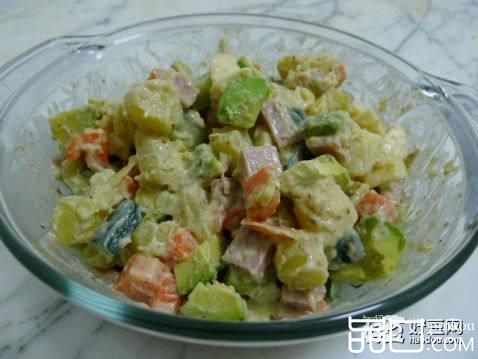 蔬菜杂果沙拉