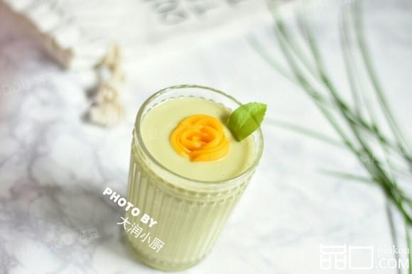 低脂牛油果芒果奶昔