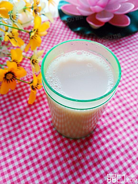 红枣花生小米燕麦豆浆