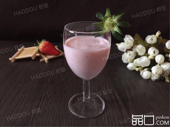 酸奶草莓奶昔