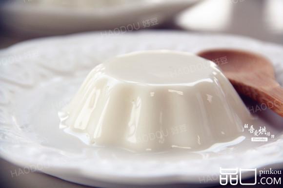冰爽Q弹—牛奶果冻