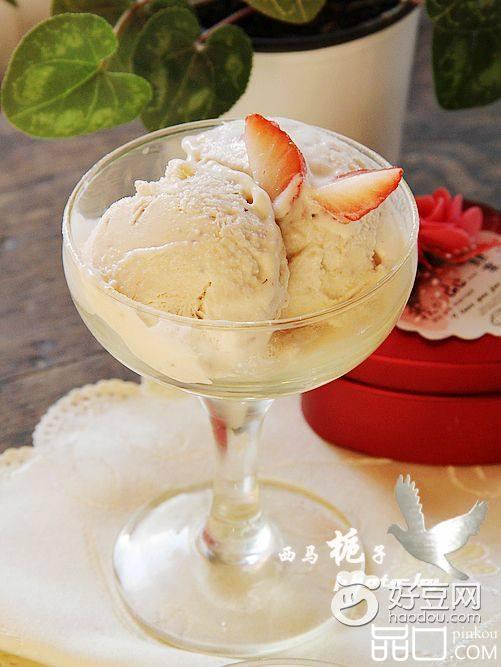 奶油草莓冰淇淋