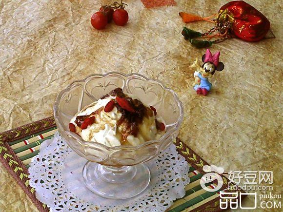 玫瑰牛奶意式冰淇淋