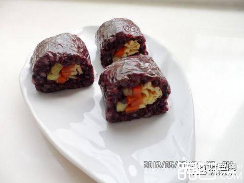 黑米饭团