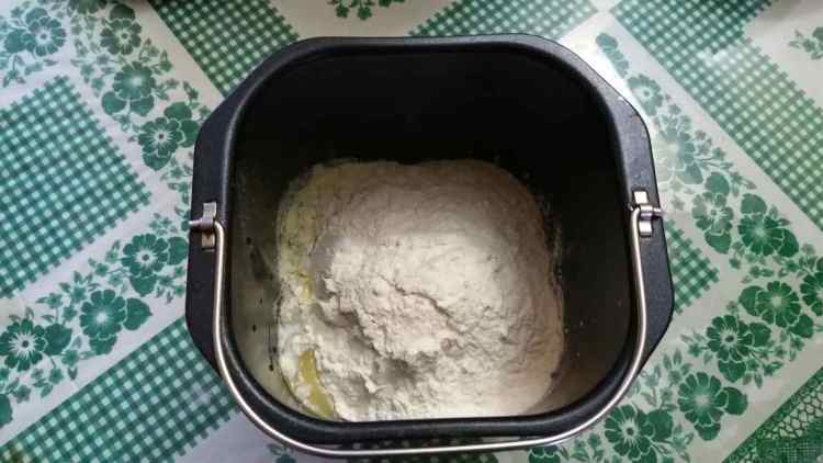 酥粒辫子面包步骤1