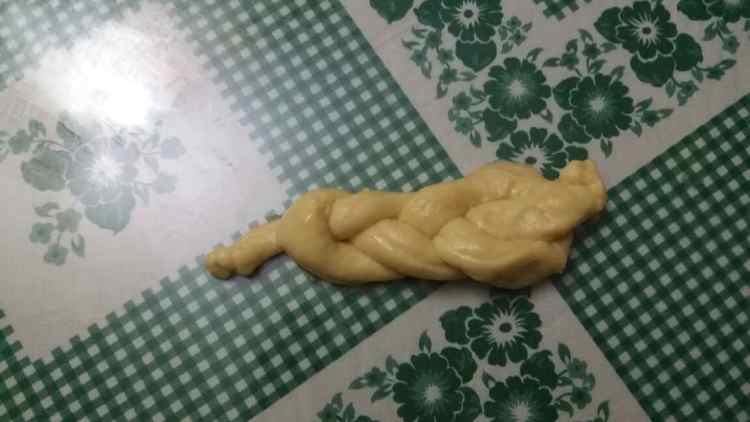 酥粒辫子面包步骤9
