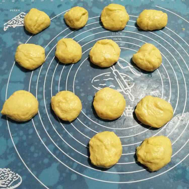 黄金椰蓉小排包步骤7