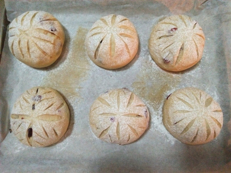 蔓越莓红糖软欧步骤7