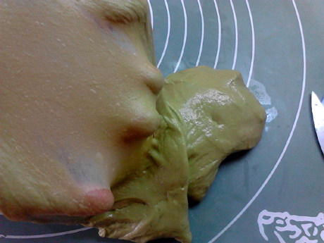 烤肠薯泥茼蒿面包步骤10
