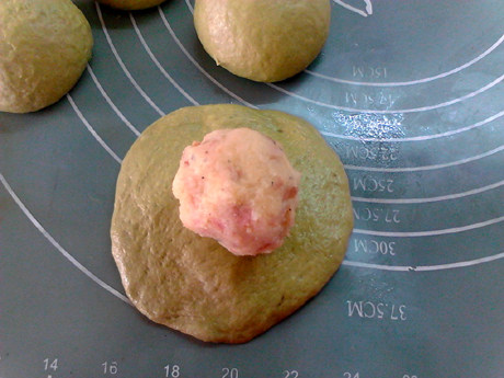 烤肠薯泥茼蒿面包步骤14