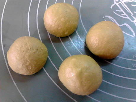 烤肠薯泥茼蒿面包步骤13