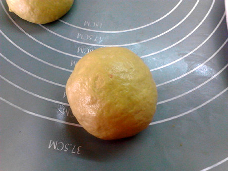 烤肠薯泥茼蒿面包步骤15