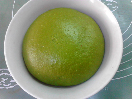 青翠茼蒿面包步骤5