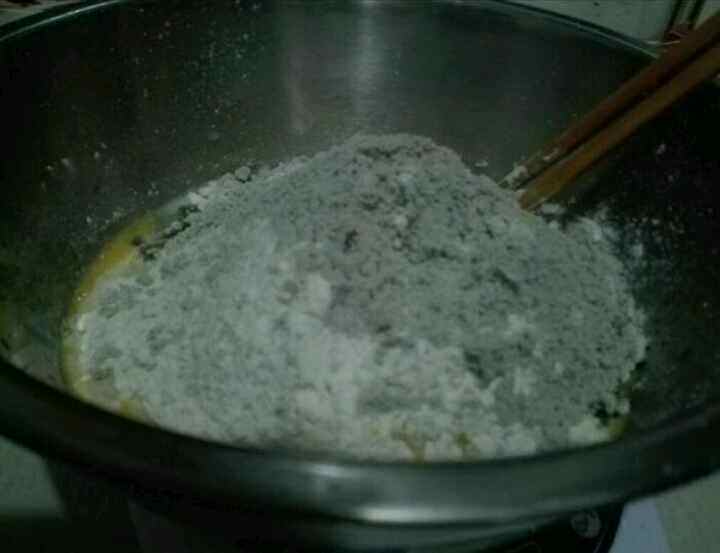 芝麻糊杯子面包步骤1