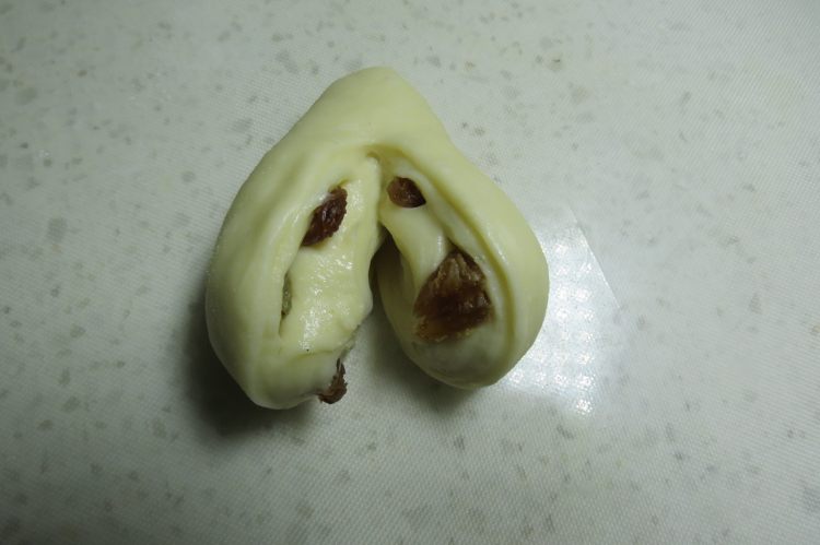 心形葡萄干面包步骤10