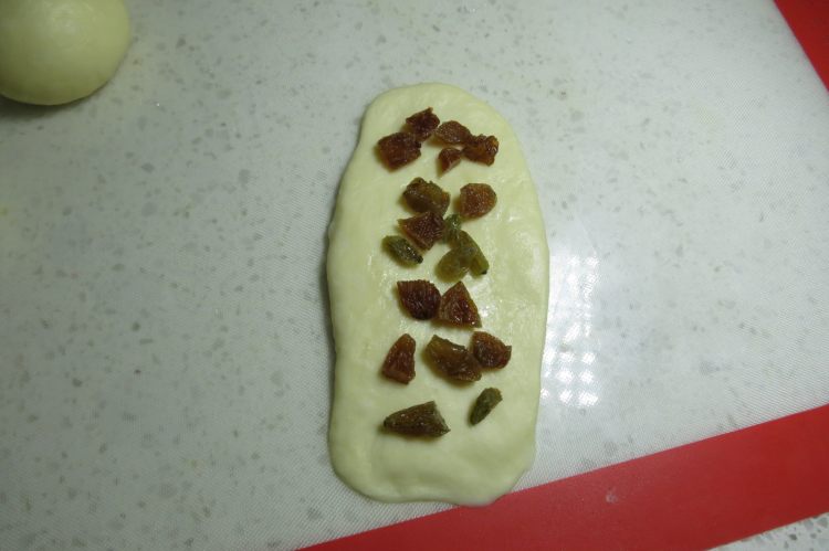 心形葡萄干面包步骤7
