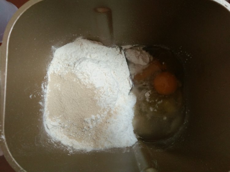 双蛋豆沙土司步骤1