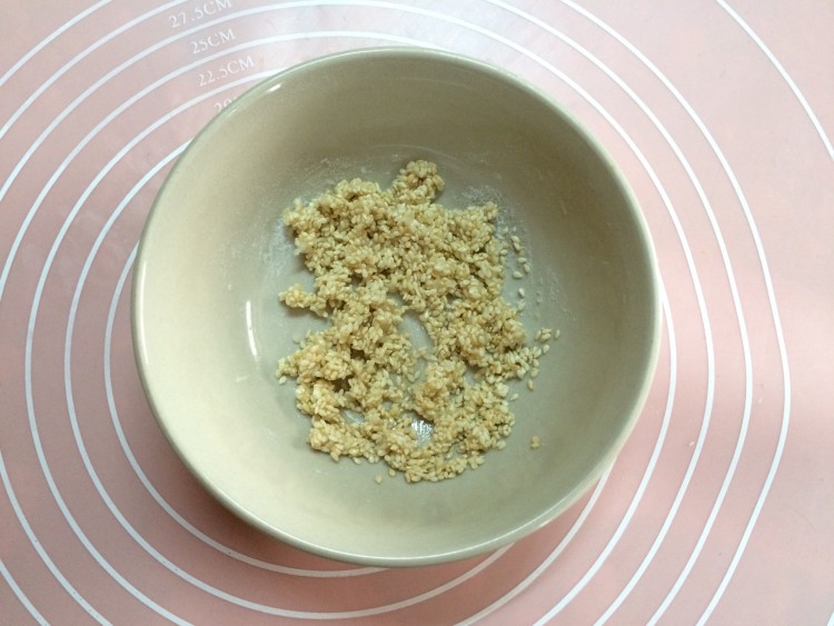 蜂蜜脆底小面包步骤1