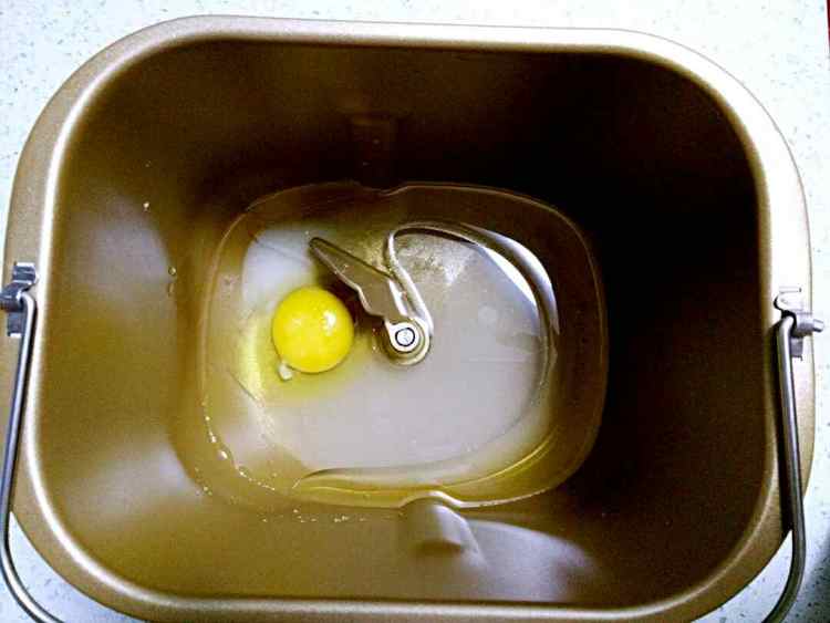 豆沙馅面包步骤2