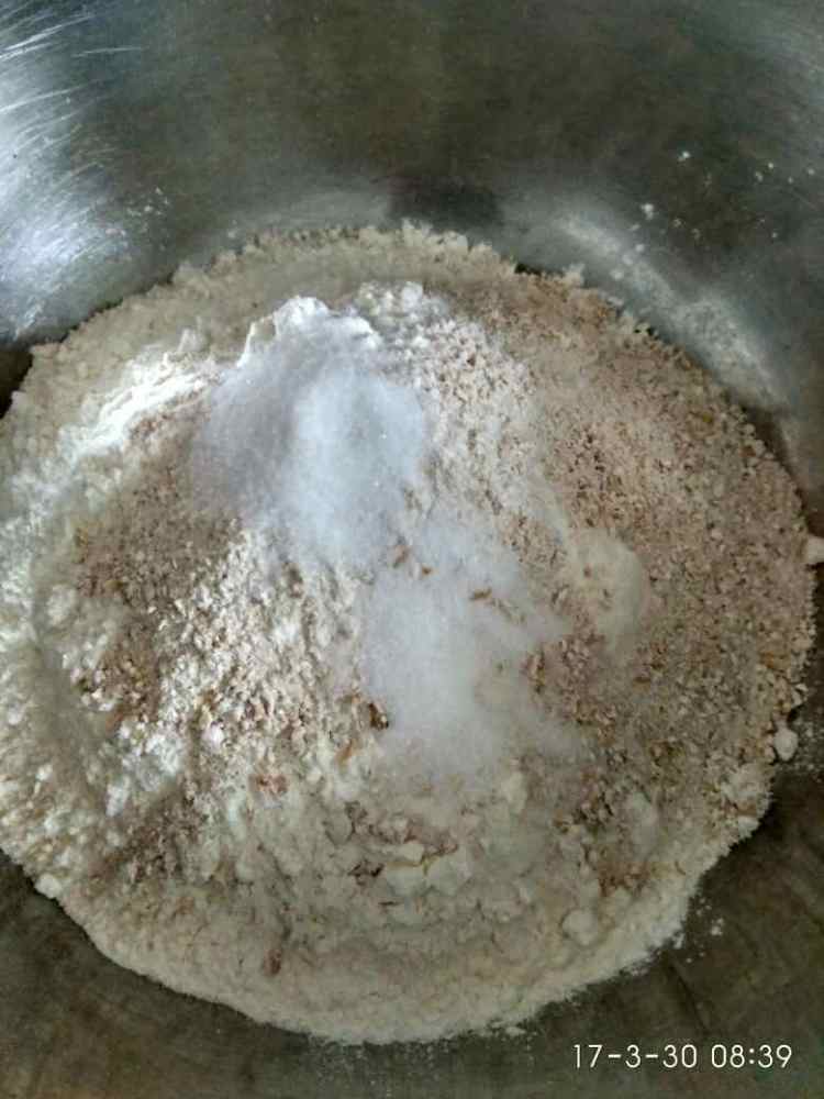 牛奶燕麦面包步骤1