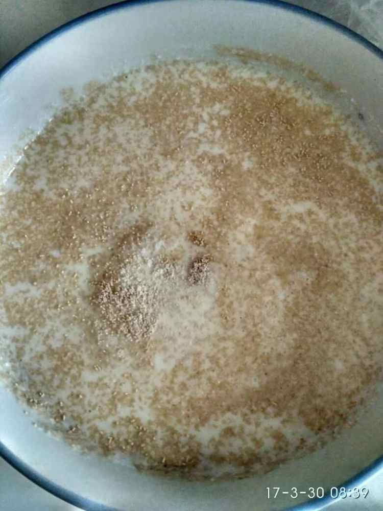 牛奶燕麦面包步骤2