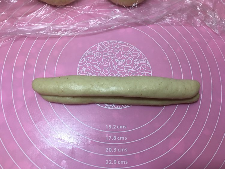 燕麦辫子花环汉堡面包步骤7