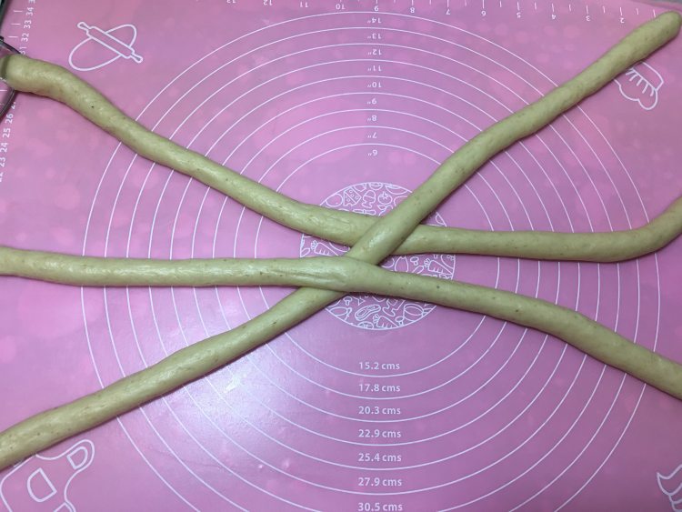 燕麦辫子花环汉堡面包步骤9